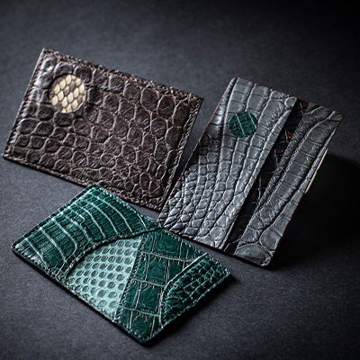 ご自宅のセンサーキーなどにエキゾチックレザーを貼り付けします